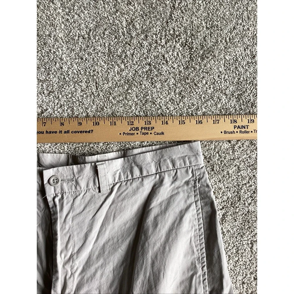 DKNY MENS Khaki Gray Shorts Size 34
